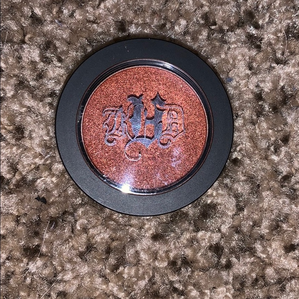 Kat Von D Metal Crush eyeshadow in Doce